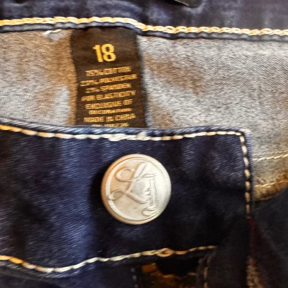 Love Indigo Womens 18 Bermuda Denim Shorts Dark Wash Americana Stars Pockets - Picture 3 of 11